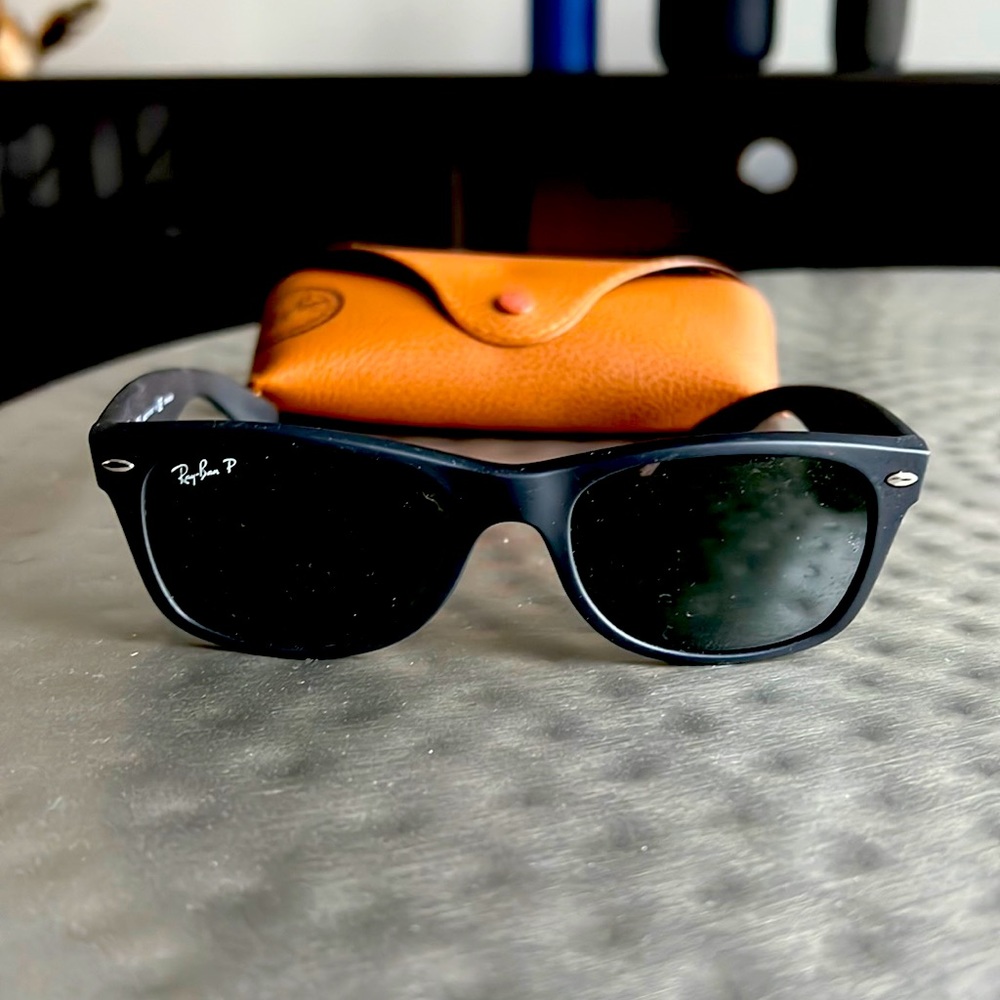 Ray-ban Wayfarer polarized sunglasses